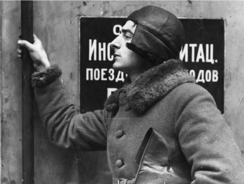 Фотография. Портрет Дзиги Вертова, 1920 год, Государственный центральный музей кино, Москва © Public domain