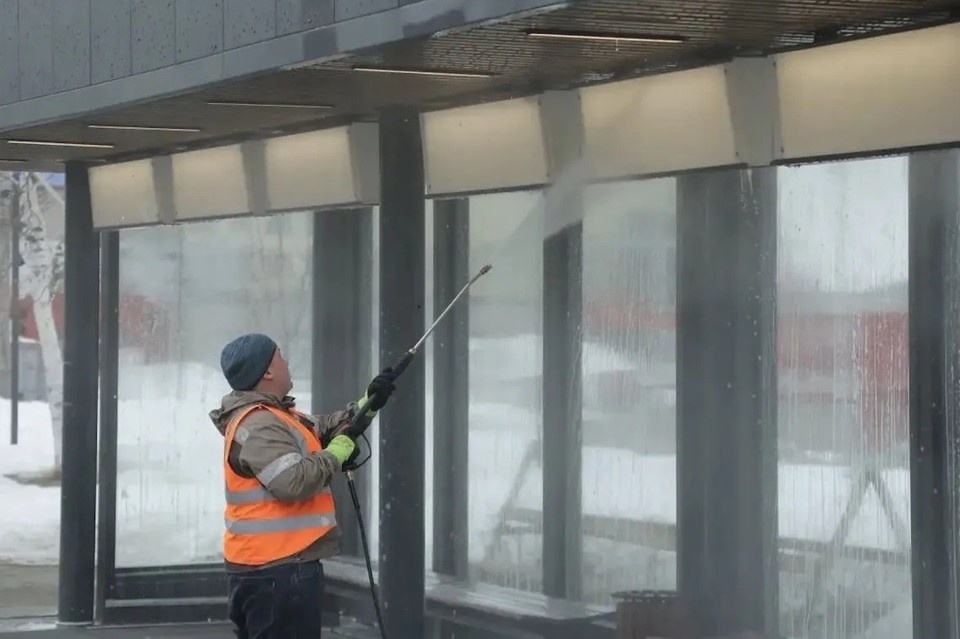    Бригады уже провели работы на улице Сахалинской. Фото: администрация Южно-Сахалинска