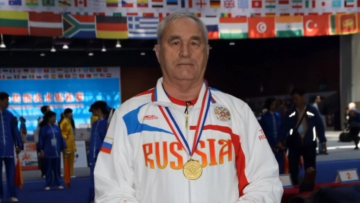    Владимир Инсанов, основатель школы ушу в Сургуте, получил медаль в Китае   ВК/Ушу в Сургуте