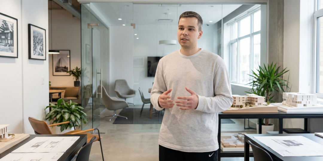 Я уже почти начал строить дом в деревне… но в последний момент передумал