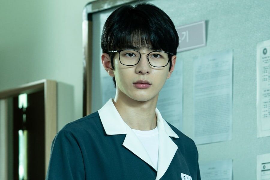 Источник: https://0.soompi.io/wp-content/uploads/2021/11/08205038/golden-child-bomin-1.jpg