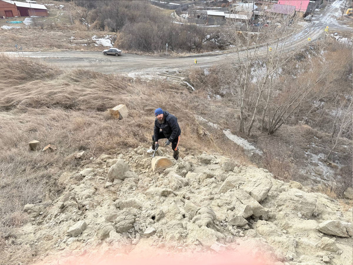 Фото с Кубекоского проявления.