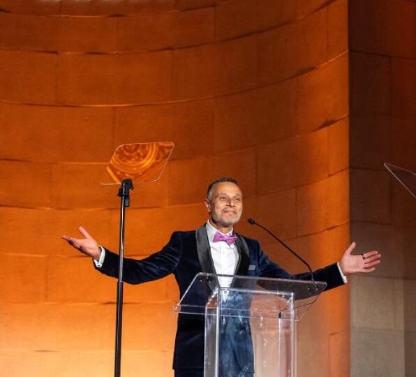 Есть люди, которые создают компании