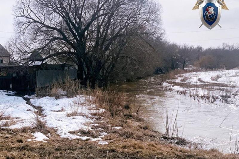    Пресс-служба СУ СК РФ по Оренбургской области. Разлившаяся река