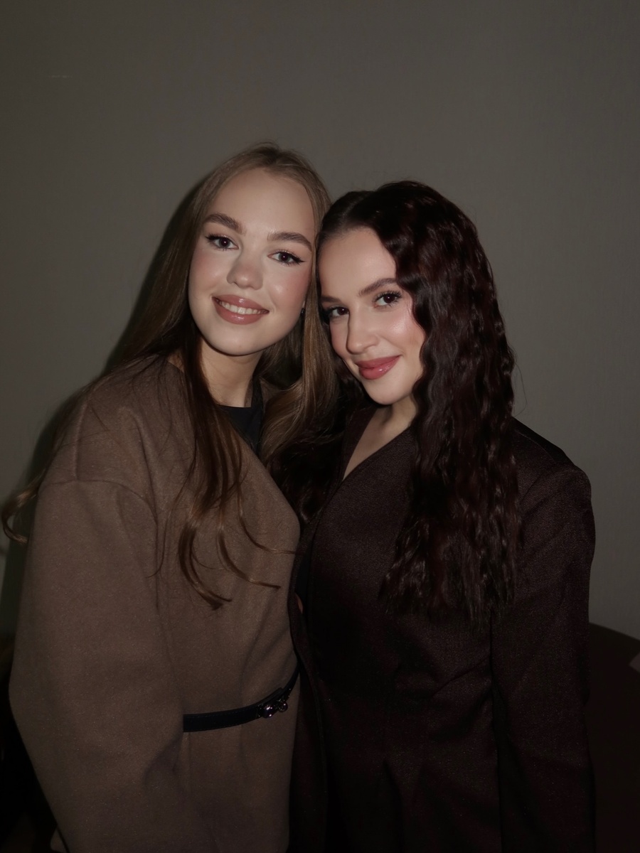 Виолетта Веннман (справа)