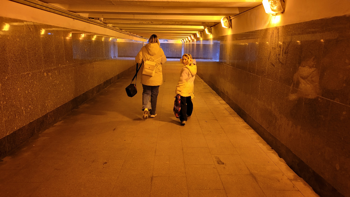 Это дочка с внучкой.