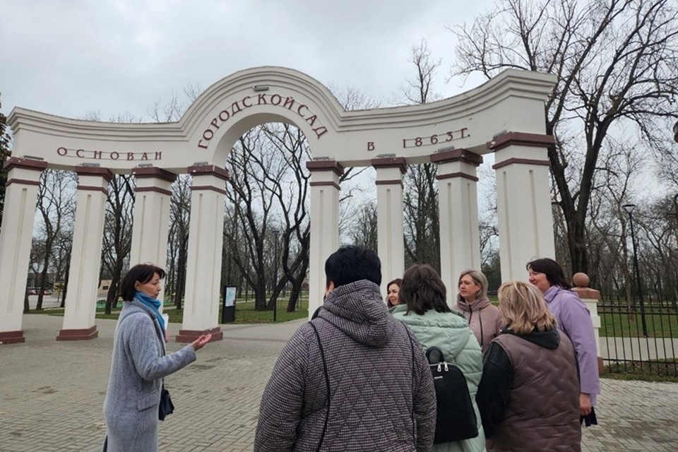    Делегация из Липецкой области ознакомилась с историческим наследием Мариуполя. Фото: Информационный туристический канал Мариуполя