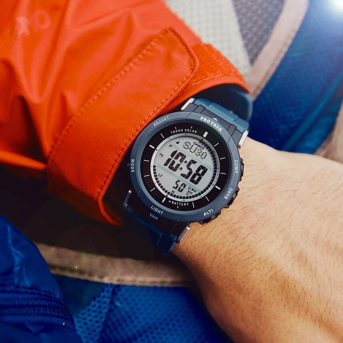 Часы легче и компактнее моделей Pro Trek, которые были выпущены Casio ранее и так же заряжались от солнца, — инженеры постоянно совершенствуют технологии