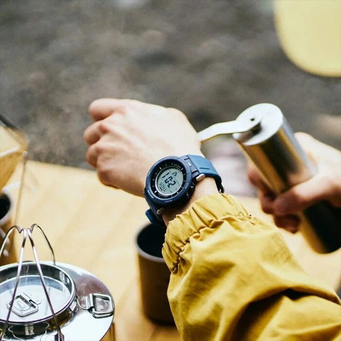 ЖК-дисплей с технологией STN — контрастный, обсепечивает хорошую читаемость на открытом воздухе