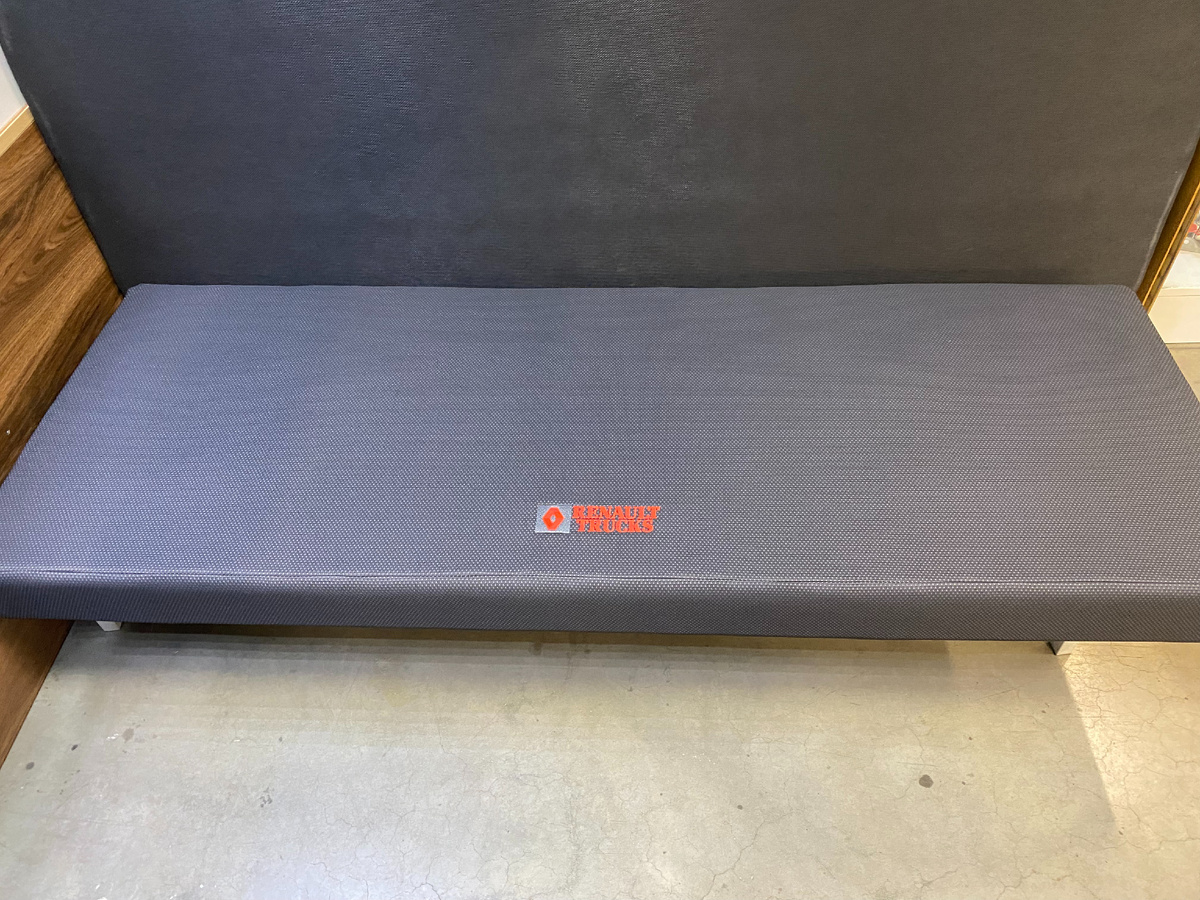 Беспружинный ортопедический матрас СПАЛБЕР Комфорт для RENAULT MAGNUM 4 (2005 - 2013). Фото СПАЛБЕР_2.