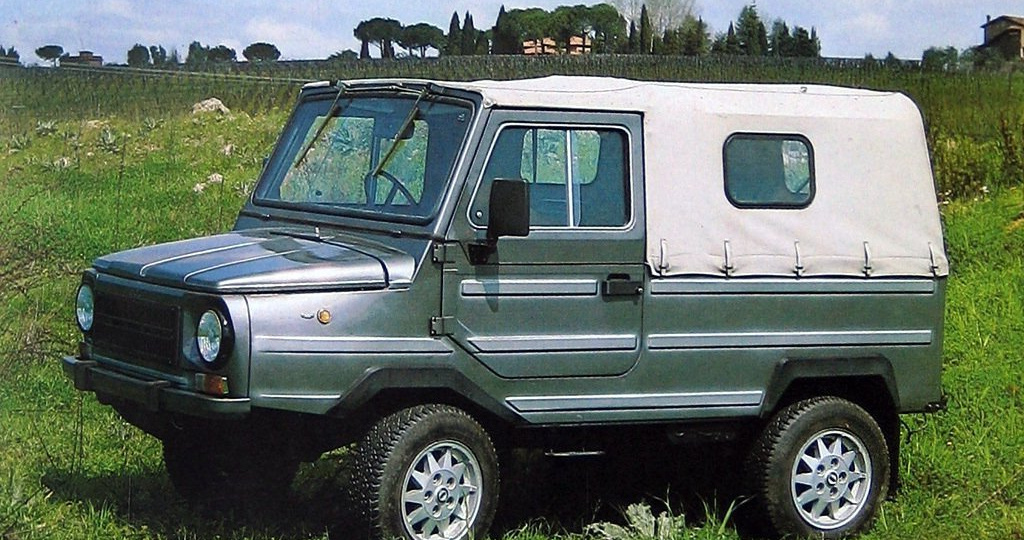 ЛуАЗ-969 лучше Нивы или УАЗа? Как вышло, что он проходил там, где другие садились на пузо