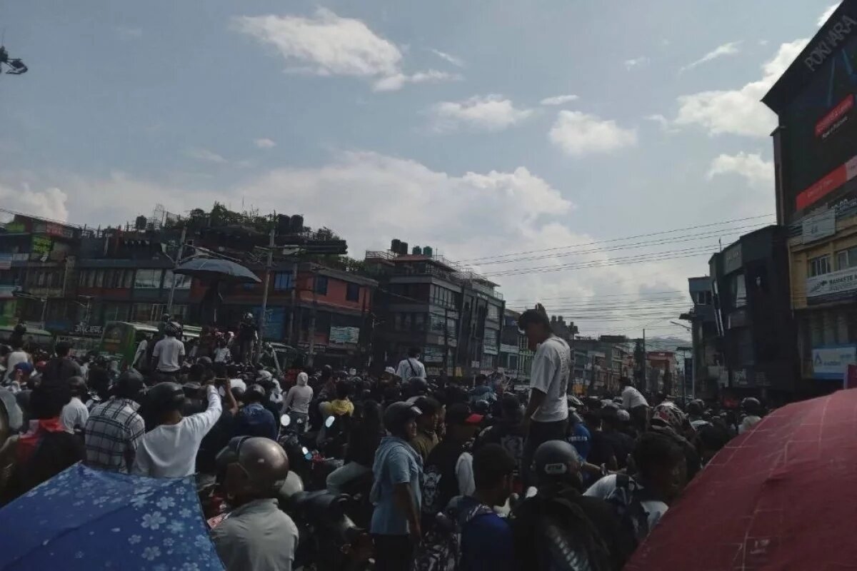    Бывших премьера и главу МВД Непала арестовали за разгон протестов