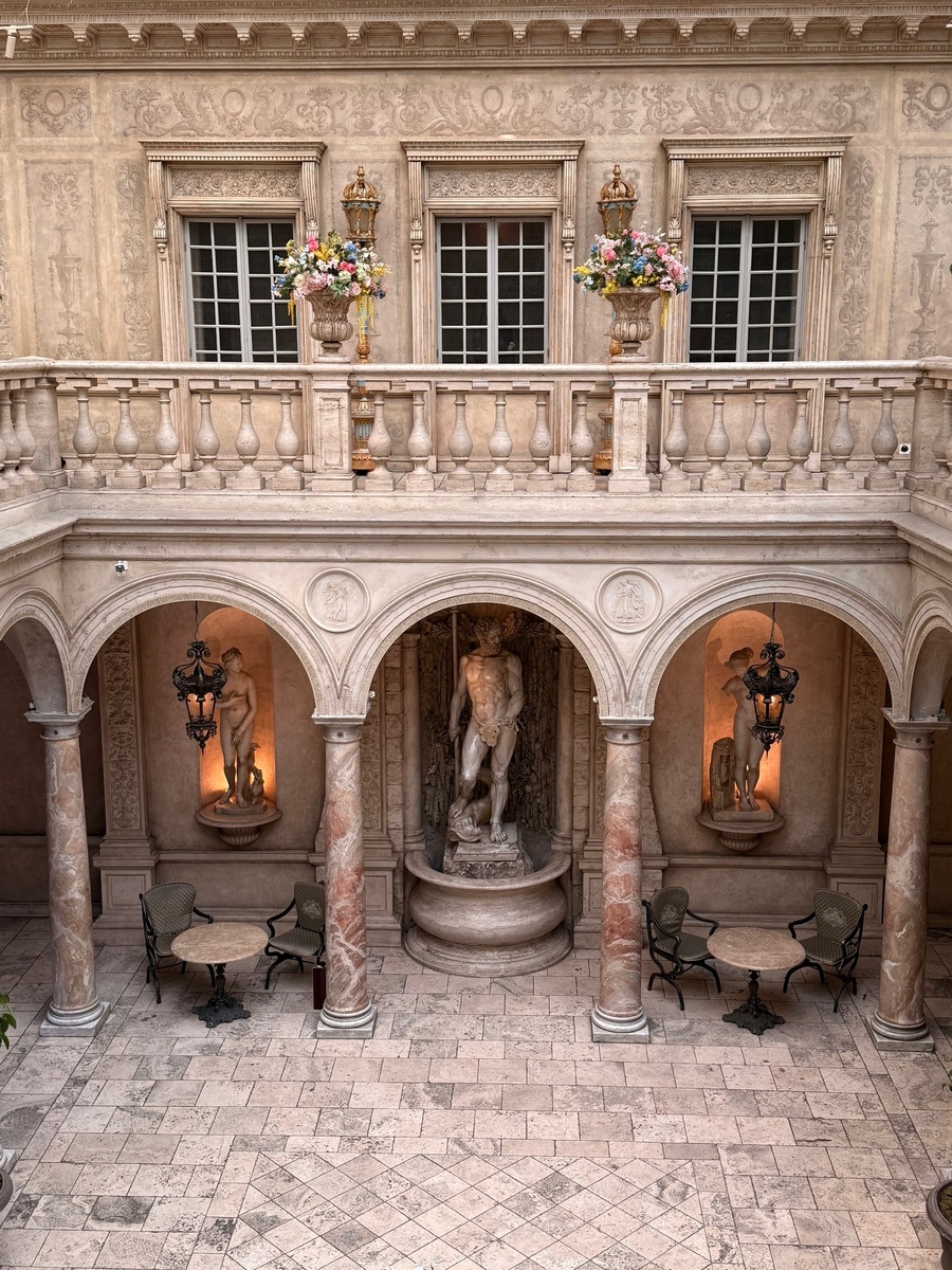 Флорентийский дворик