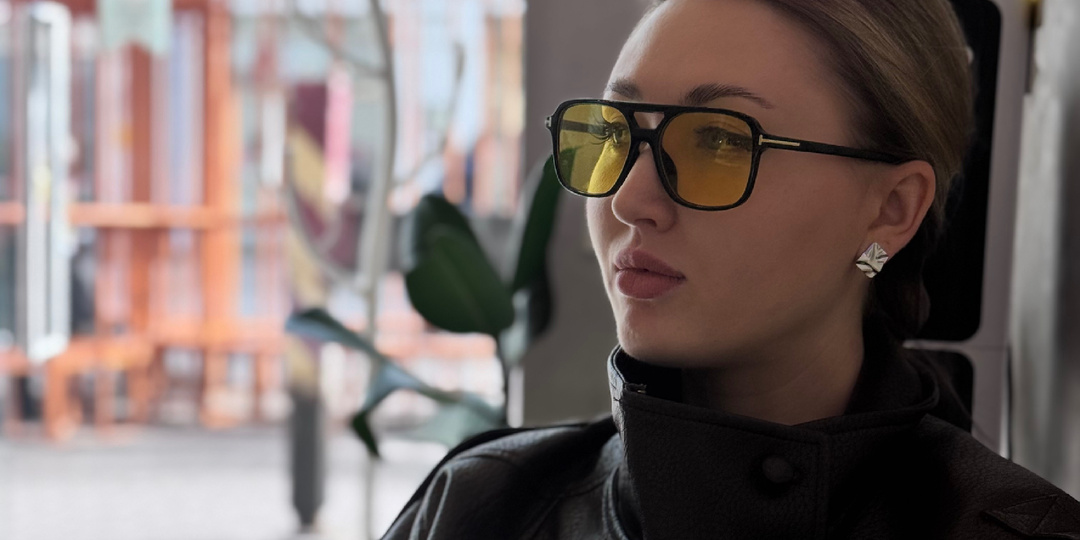 Ты держишь эти отношения одна и это видно