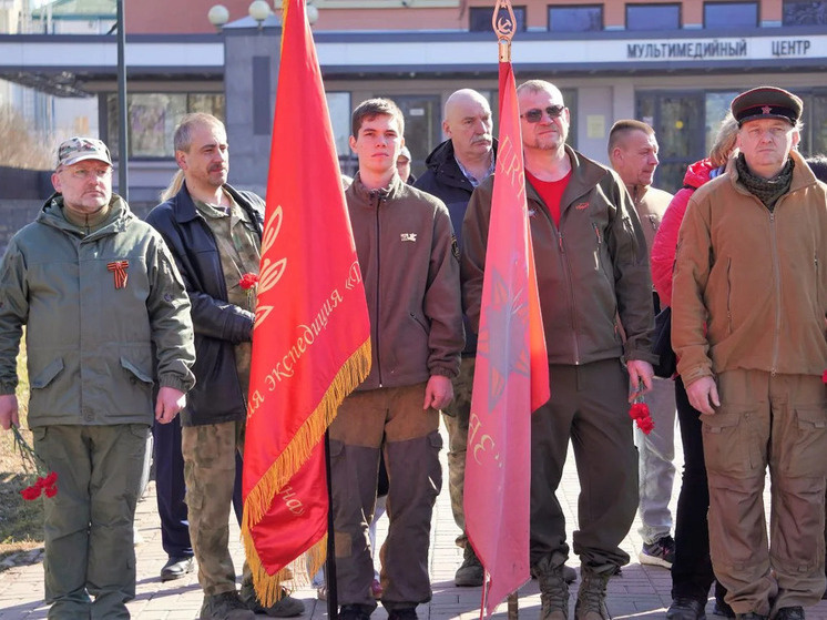     Глава города поблагодарил участников Вахты Памяти за их вклад в сохранение исторической памяти. Фото: мэр Великого Новгорода Александр Розбаум в мессенджере MAX