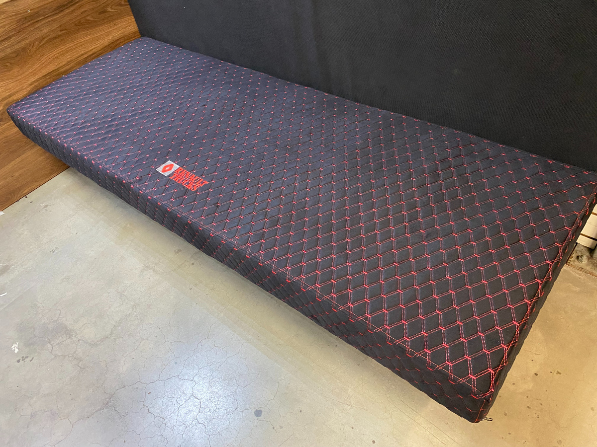 Беспружинный ортопедический матрас СПАЛБЕР Премиум для RENAULT MAGNUM 4 (2005 - 2013). Фото СПАЛБЕР_1.