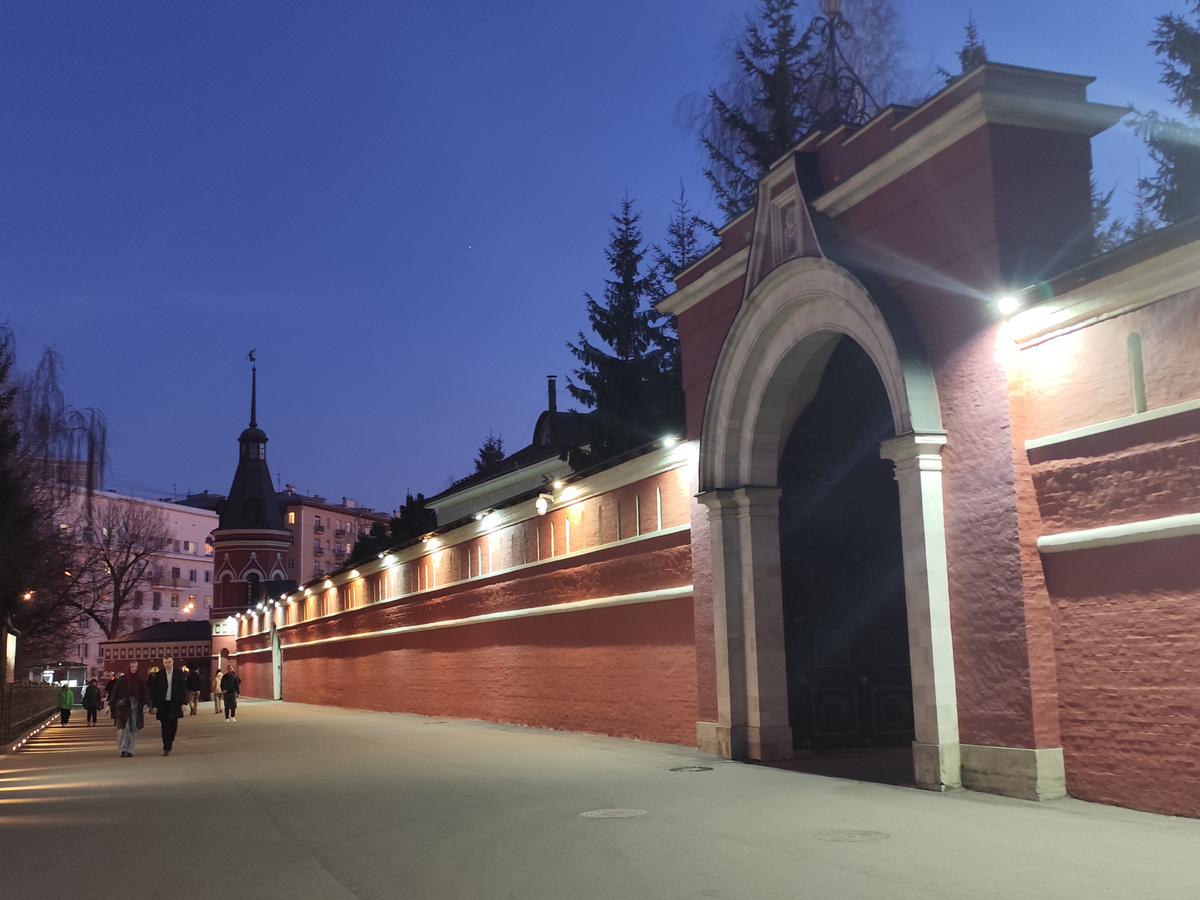 Внешняя крепостная стена, Южные ворота и угловая Юго-Западная башня