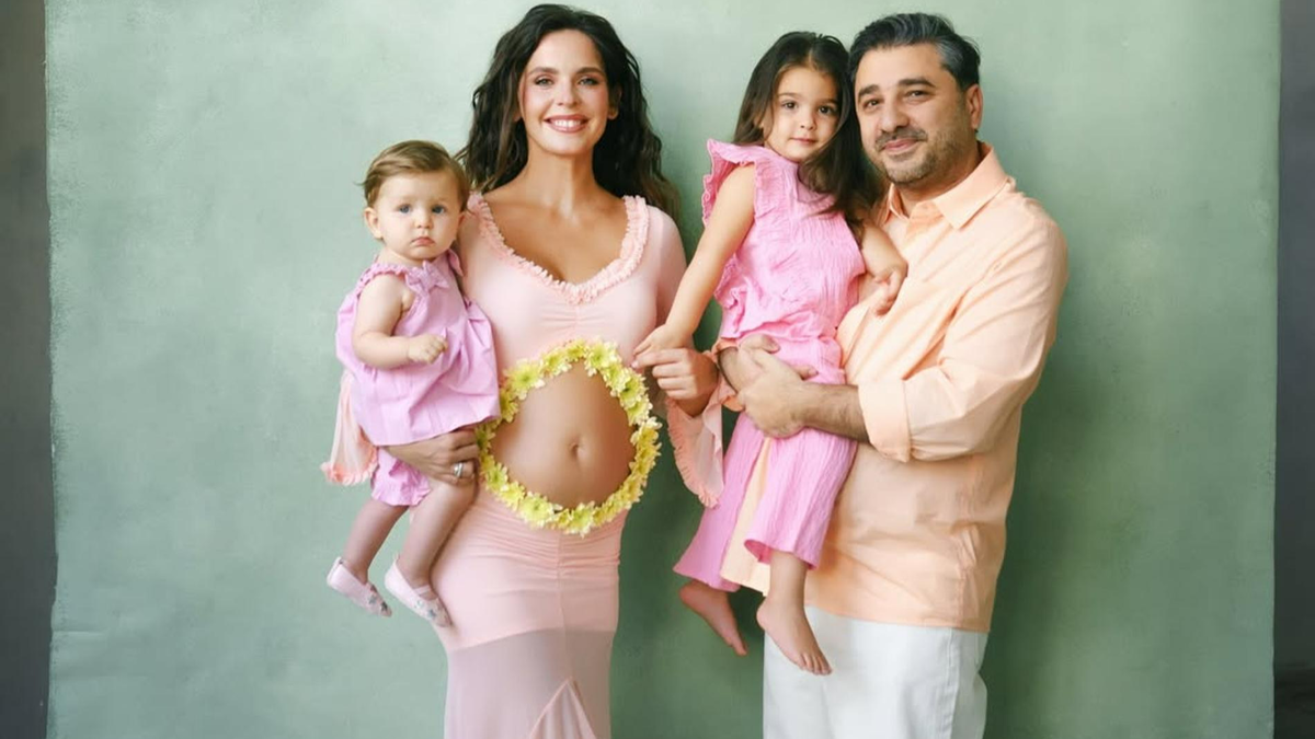    Лиза Моряк и Сарик Андреасян с детьми. Фото: Инстаграм (запрещён в РФ) @moryakliza