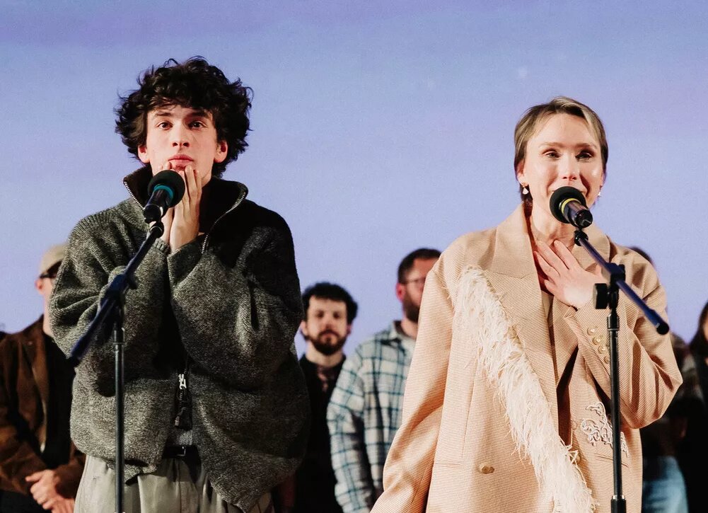    "Космос засыпает": Марк Эйдельштейн и Дарья Екамасова на премьере фильма в Москве