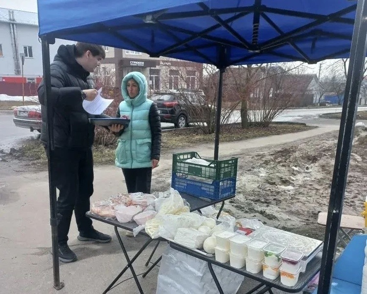     В Курске составили 10 протоколов на уличных торговцев