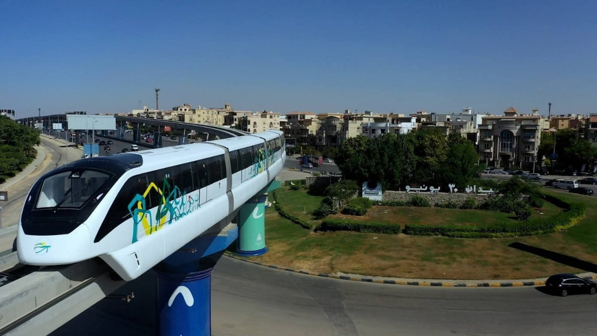 Поезд Innovia 300 от Alstom на беспилотной линии монорельса в Каире. Источник: Buzz Africa