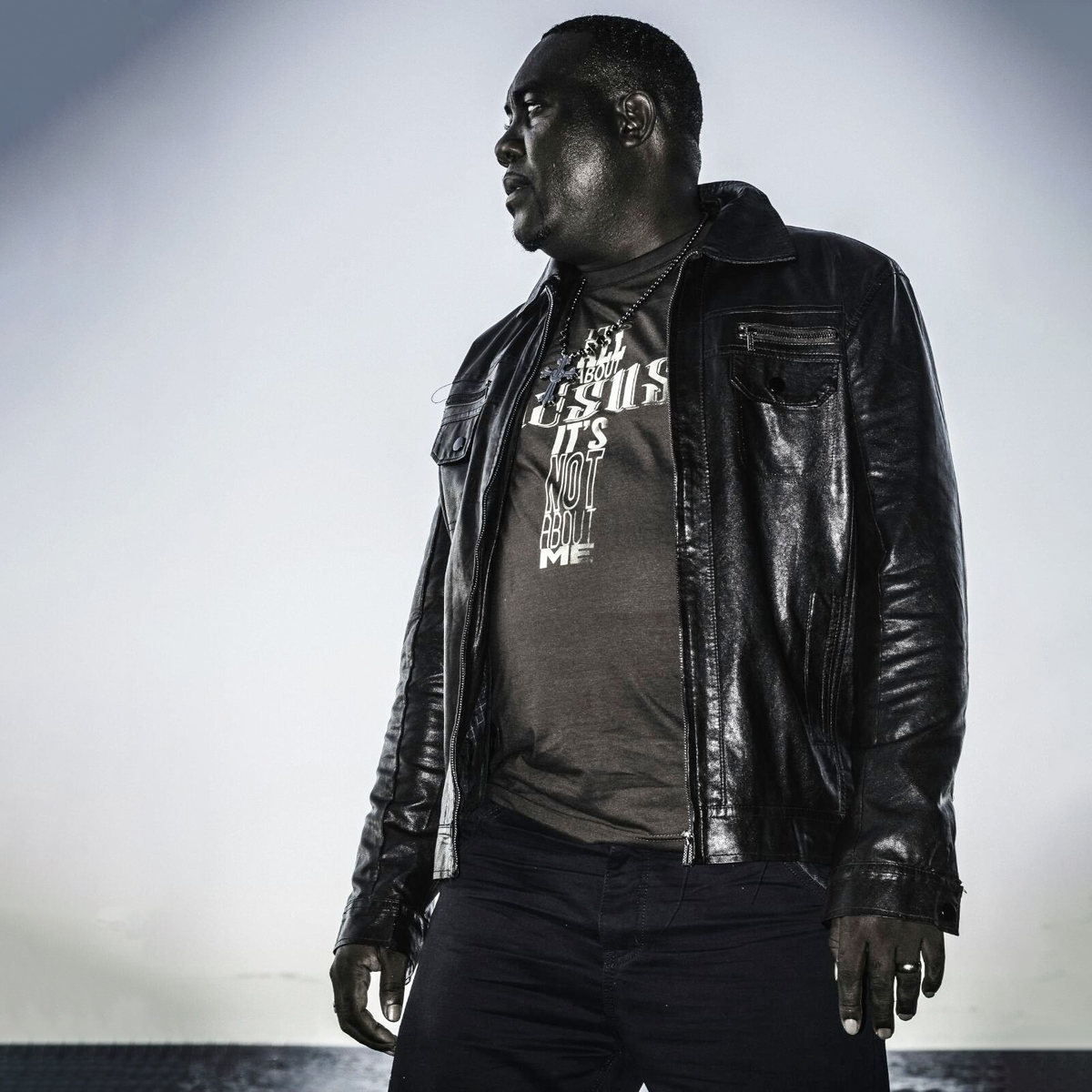 Тринидадский артист Моисей Генри (Moses Henry), начинавший петь в группе Shekinah