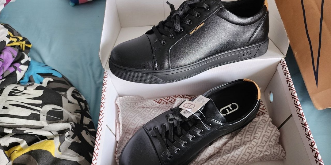 Владу купила обувь в Kari для работы, а то его порвались