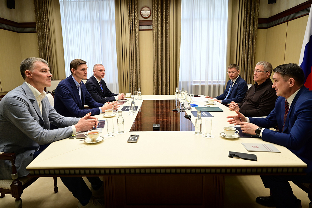     Радий Хәбиров Андрей Кириленко белән очрашты