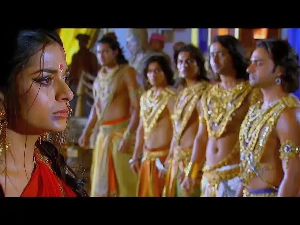 Кадр из сериала «Махабхарата» (2013).  Создатель сериала — Сиддхартх Кумар Тивери. Режиссёры: Сиддхартх Ананд Кумар, Амарприт Дж. С. Чхавда, Камал Монга, Локнат Пандей. Сценаристы: Шармин Джозеф, Радхика Ананд, Ананд Вардхан, Михир Бхута, Сиддхартх Кумар Тивери.