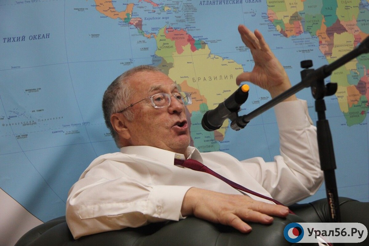    Скверу в Оренбурге могут присвоить имя эпатажного политика Владимира Жириновского, умершего в 2022 году