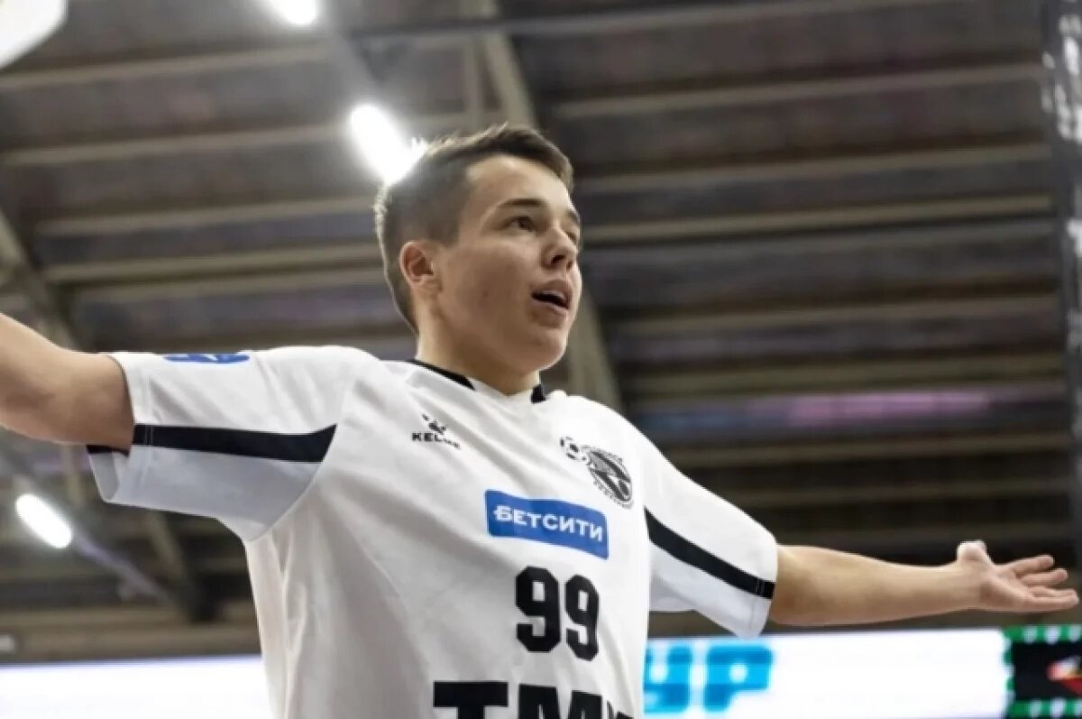    Екатеринбургская «Синара» обыграла по пенальти «Норильский Никель»