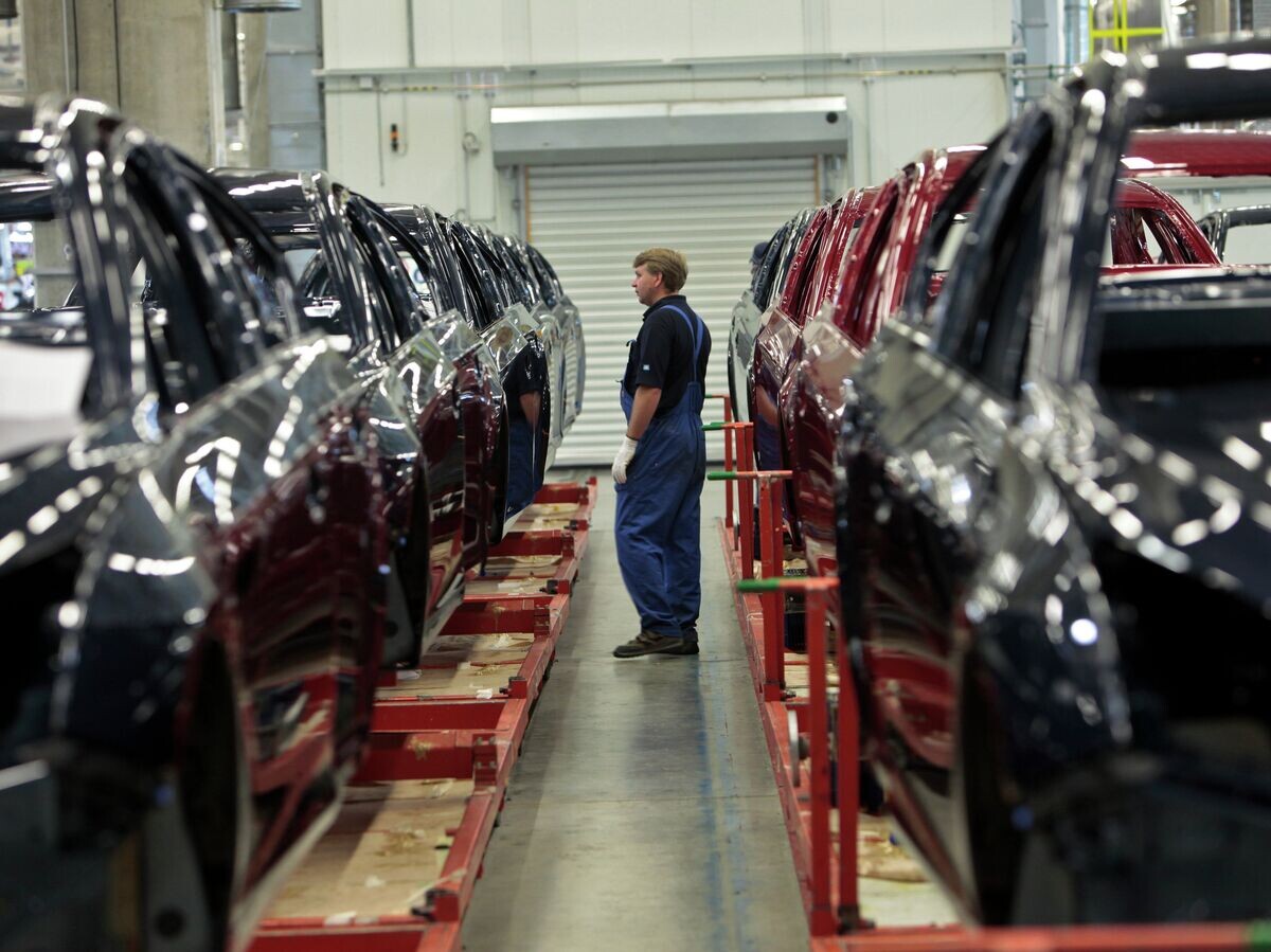    *Начало производства малогабаритных автомобилей Opel Astra на заводе General Motors в производственной зоне "Шушары-2" Санкт-Петербурга© РИА Новости . Алексей Даничев