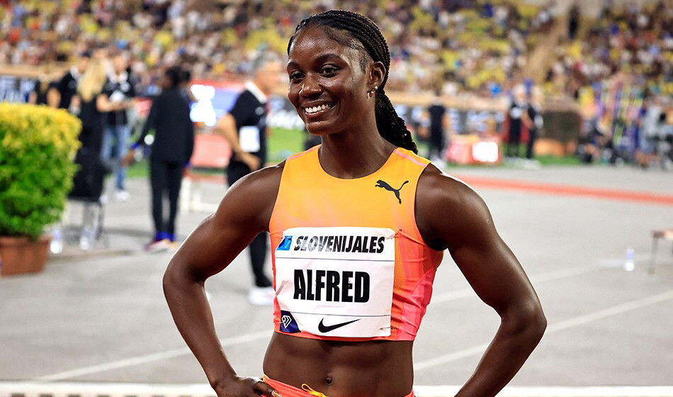 В беге мощные косые мышцы играют важную роль, даже если дистанция длинная (листайте галерею).  Результат – невыраженная талия, и всем нам с этим жить.