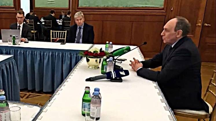    Скриншот с видео (НТВ) За переговорным столом в Вашингтоне (справа - Вячеслав Никонов)