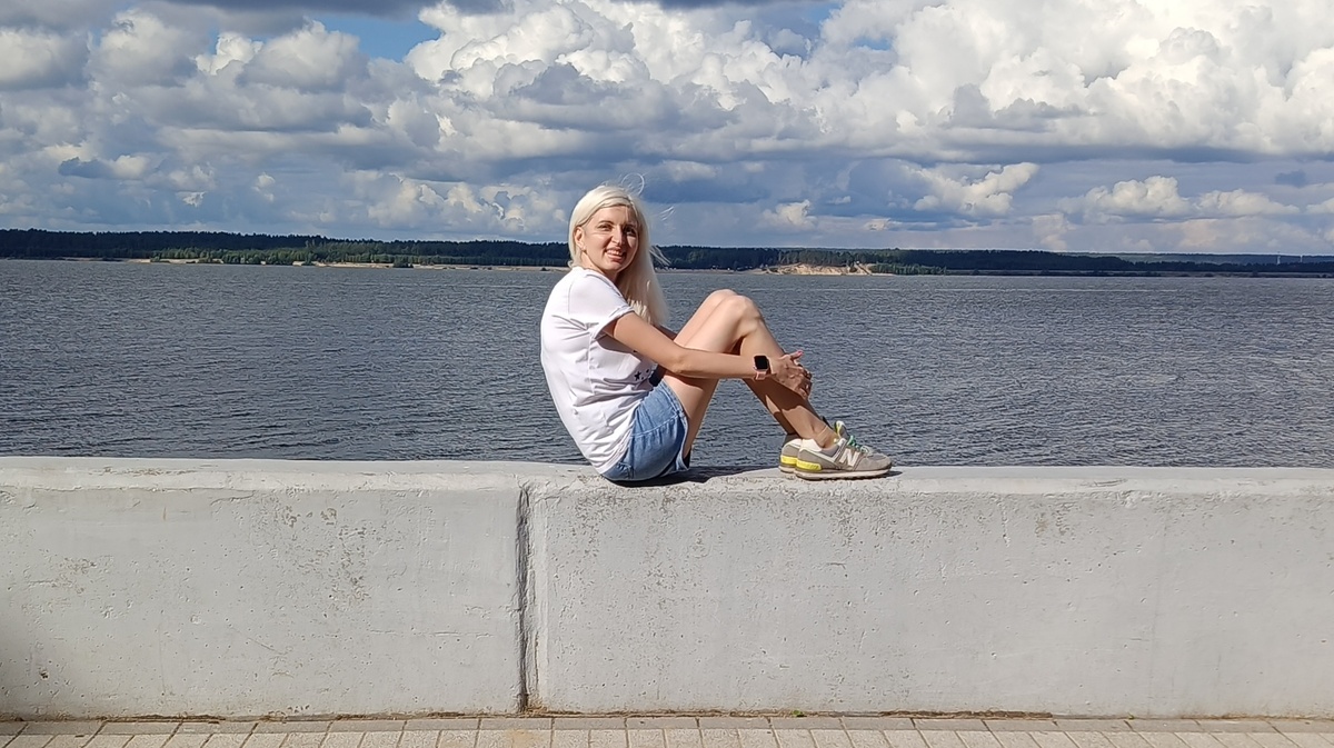 Я хрупкая девушка из города на Волге без влиятельных связей 