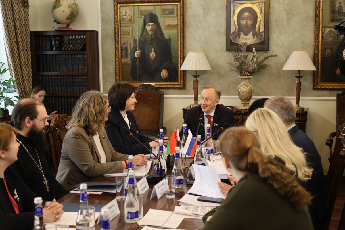 Заседание прошло в Сретенском монастыре в Москве. Фото: Парламентское Собрание Союза Беларуси и России