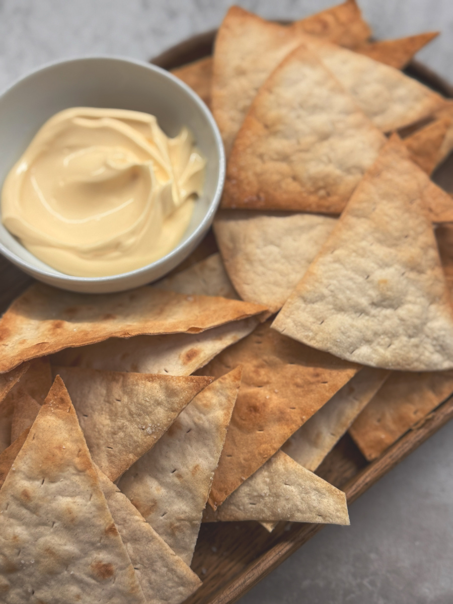 Эти чипсы менее калорийны, готовятся без литров масла и получаются идеально золотистыми.