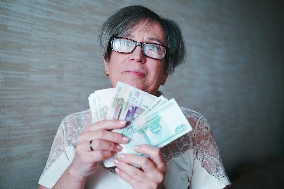    Россиянам повысят социальные пенсии Светлана МАКОВЕЕВА