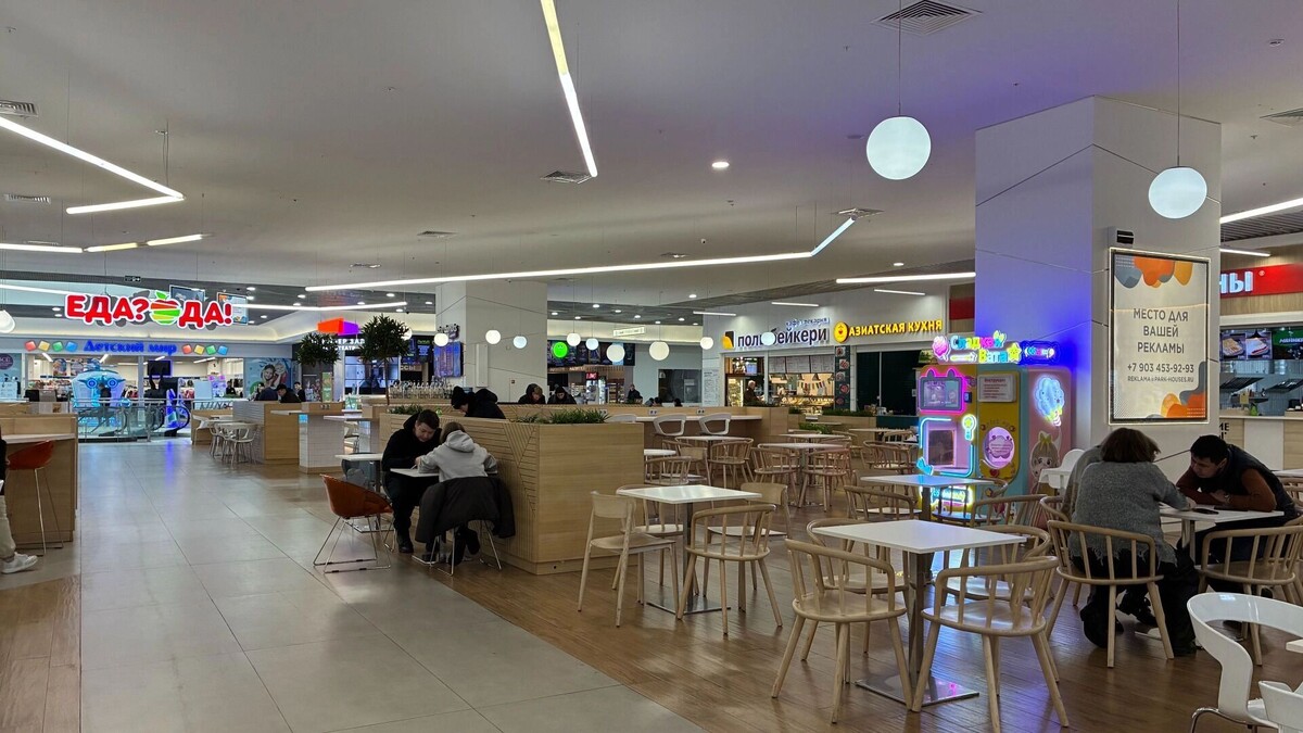    Быть «фудкортницами» опасно для ростовских подростков   1MI