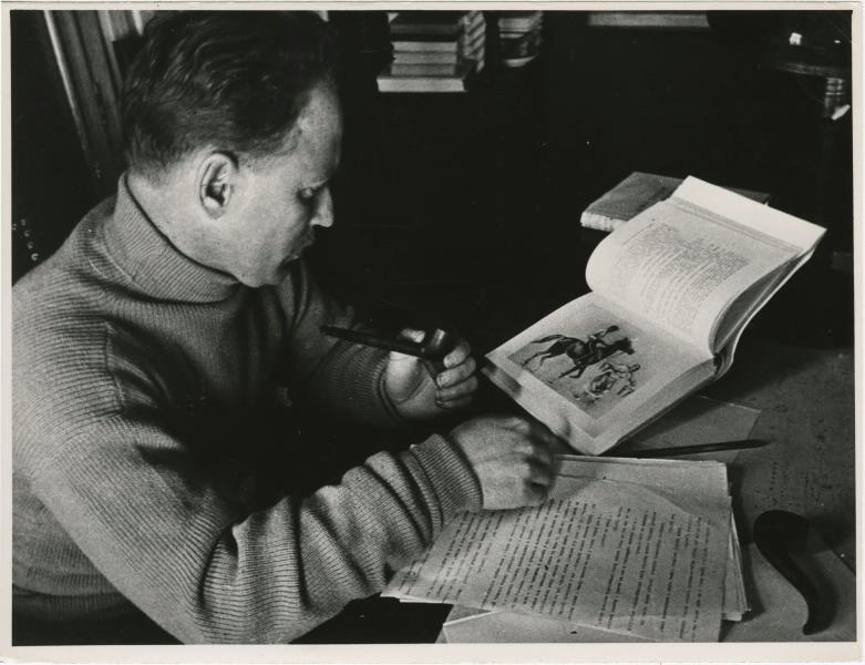 М. Шолохов (изображение взято в Яндекс-стоке)