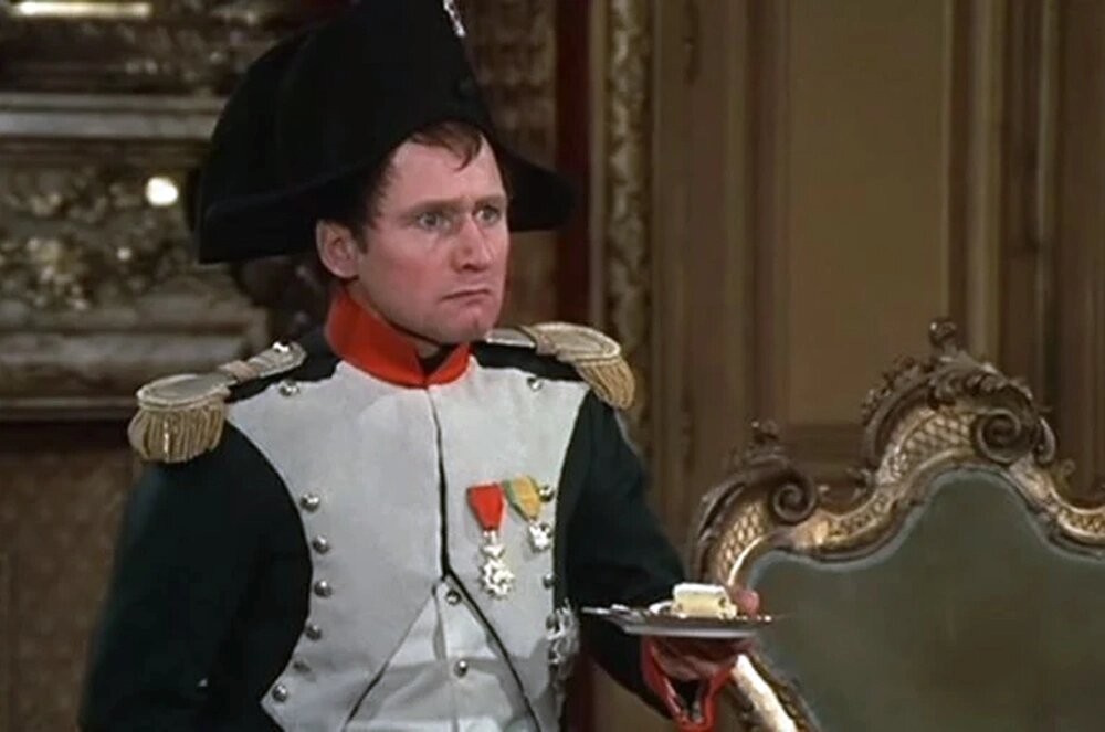    Джеймс Толкан в пародийной комедии Вуди Аллена «Любовь и смерть» (1975). Кадр из фильма