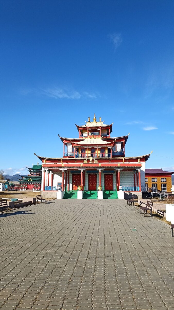 Дацан в Бурятии, обычаи практически одни и те же с братьями бурятами.