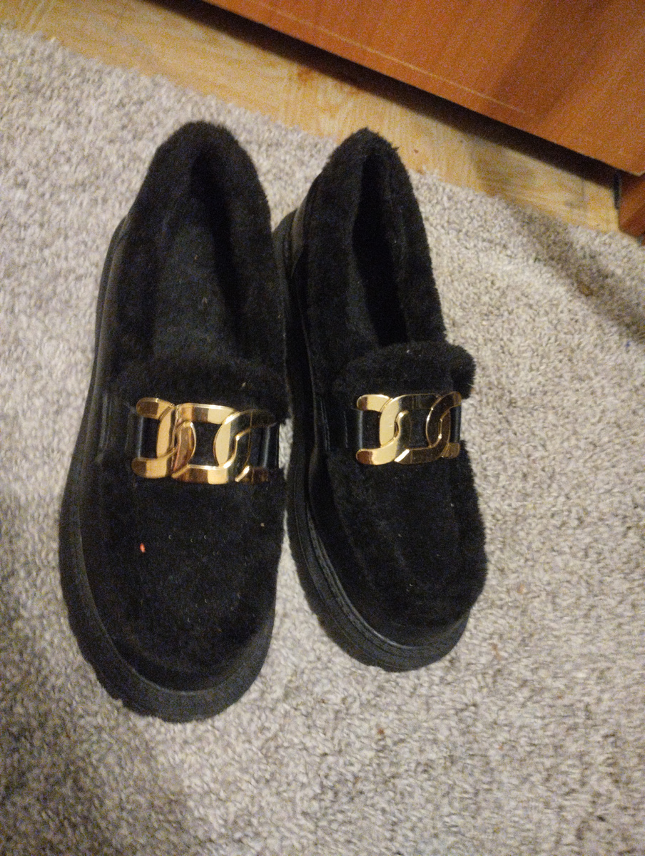 Ещё одна пара, которую не ношу. 