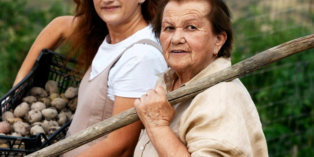 Почему бабушка по маминой линии так важна для нас, даже спустя годы