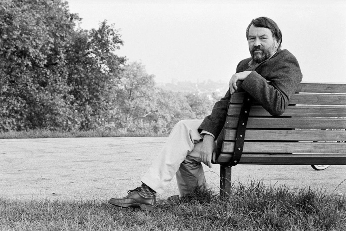    Британский писатель Джон Фаулз. скриншот с сайта Sandvic