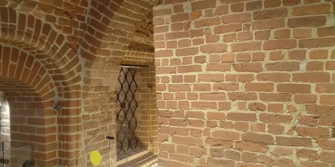 В 1690-х годах двоюродному брату царицы Натальи Кирилловны - Василию Федоровичу Нарышкину досталась недвижимость на Маросейке (д