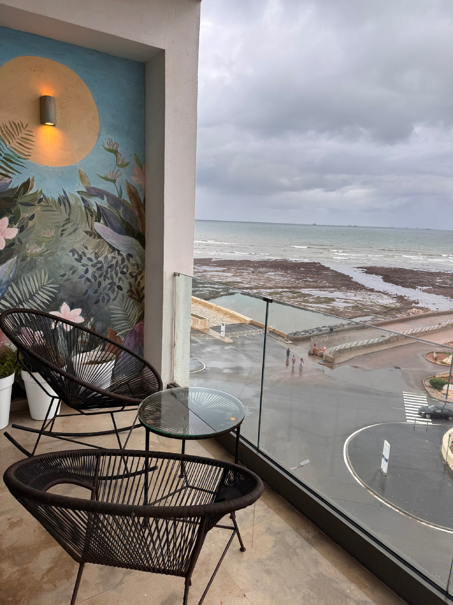 Вид из наших апартаментов на Атлантический океан