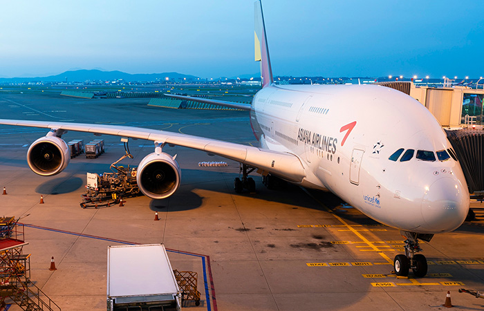 Зачем пилоту топор и другие нелепые мысли о пассажирских самолётах