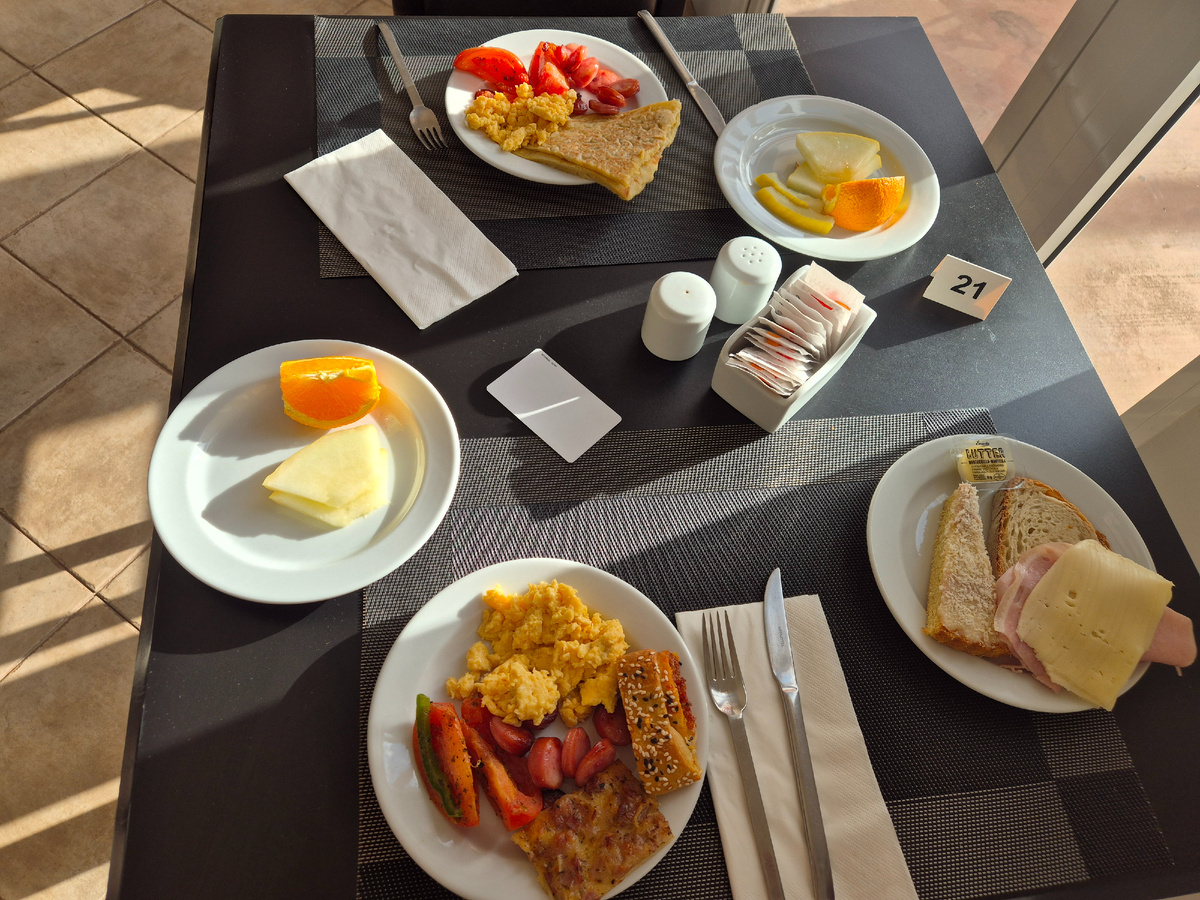 завтрак в отеле Аква вилла верде, о.Сал, Кабо-Верде 