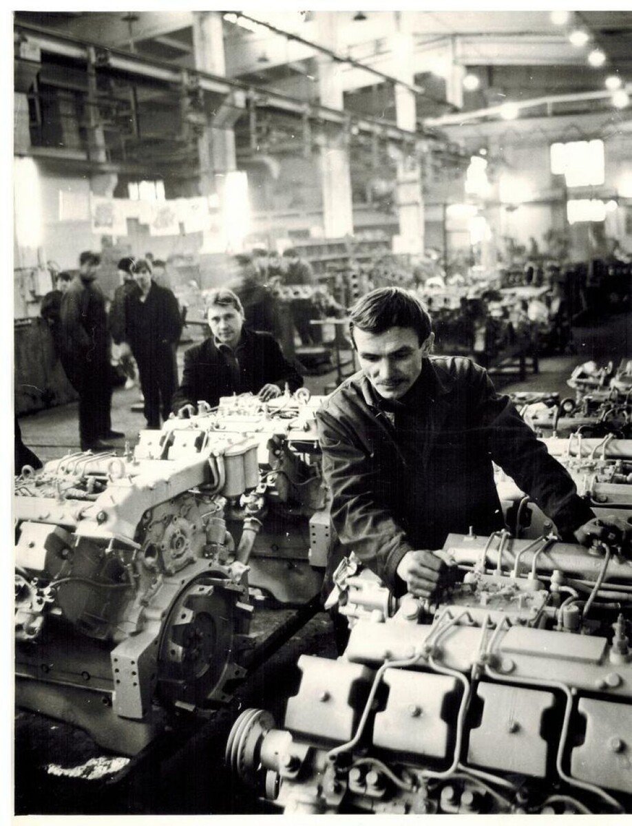     Моторный участкок авторемзавода, 1987 год.отдел фондов Бийского краеведческого музея им. В.В. Бианки